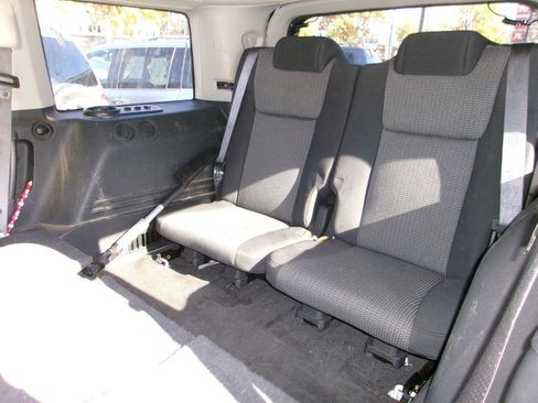 Used 2010 Jeep Commander Sport AWD/4WD image 8
