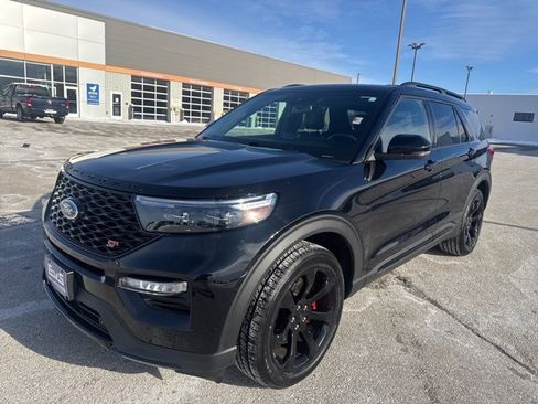 Used 2023 Ford Explorer ST w/ Equipment Group 401A image 7