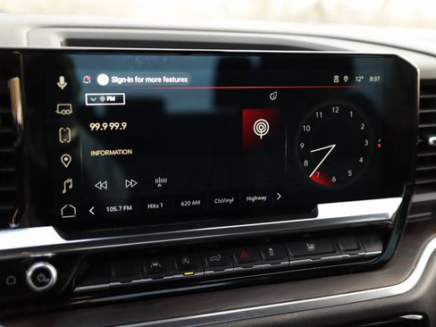 Used 2025 GMC Sierra 1500 SLT image 13