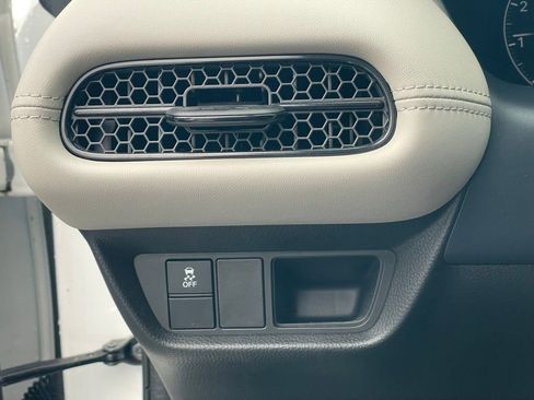 Used 2023 Honda HR-V LX image 14