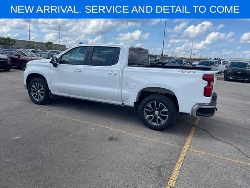 Used 2024 Chevrolet Silverado 1500 LT AWD/4WD image 9