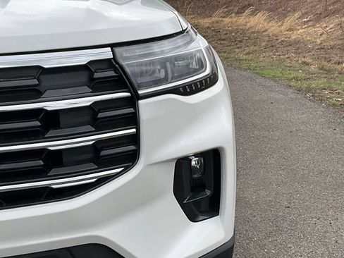 New 2026 Ford Explorer Active w/ Active Comfort Package AWD/4WD image 2