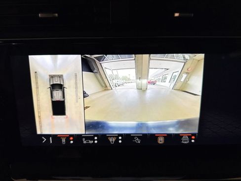 Used 2024 GMC Sierra 3500 AT4 w/ Technology Package AWD/4WD image 39