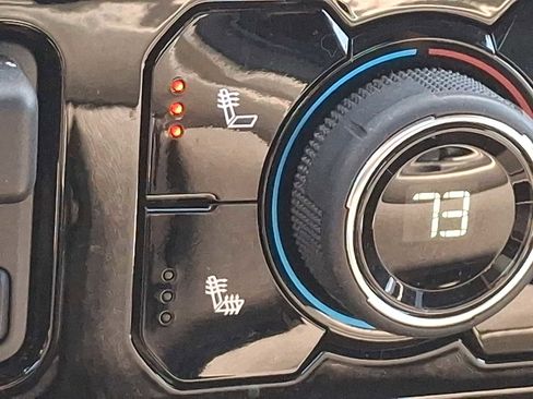 Used 2025 Chevrolet Silverado 2500 LT w/ Convenience Package image 24