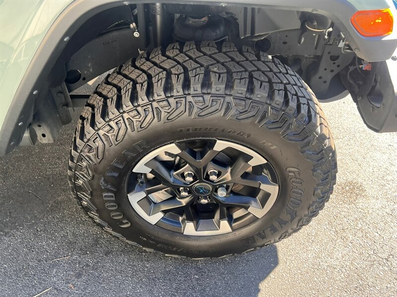 Used 2024 Jeep Wrangler Unlimited Rubicon 4xe AWD/4WD image 10