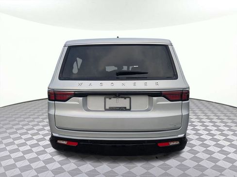 Used 2024 Jeep Wagoneer L 4WD image 4