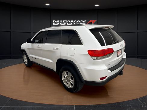 Used 2017 Jeep Grand Cherokee Laredo w/ Quick Order Package 2BE RWD image 3