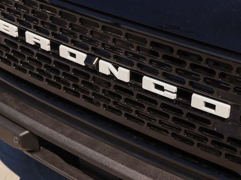 New 2026 Ford Bronco Outer Banks w/ Sasquatch Package AWD/4WD image 8