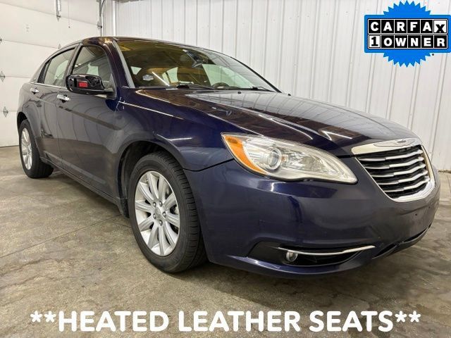 Used 2014 Chrysler 200 Limited FWD image 1