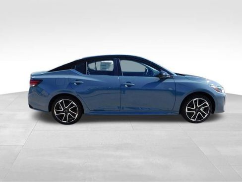 Used 2025 Nissan Sentra SR image 11