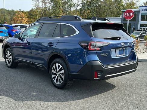 Certified 2022 Subaru Outback Premium image 6
