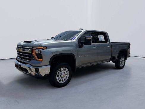 Used 2024 Chevrolet Silverado 2500 LTZ AWD/4WD image 7
