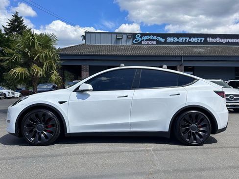 Used 2022 Tesla Model Y Performance AWD/4WD image 3