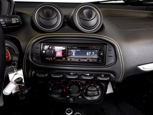 Used 2016 Alfa Romeo 4C Spider w/ Spider Track Package 4 RWD image 33