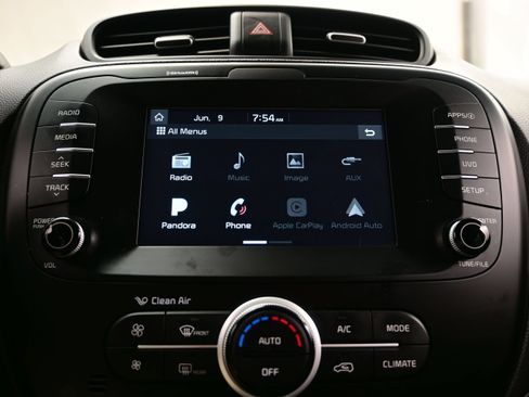 Used 2019 Kia Soul + FWD image 17