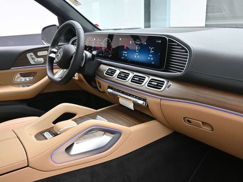 Used 2026 Mercedes-Benz GLS 450 4MATIC image 39