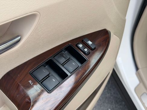 Used 2014 Toyota Venza LE image 14