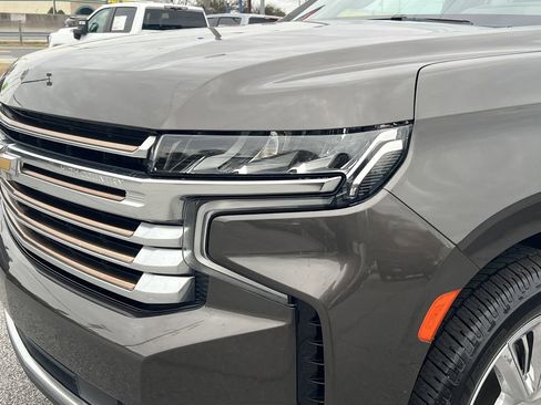 Used 2021 Chevrolet Suburban High Country w/ Premium Package image 33