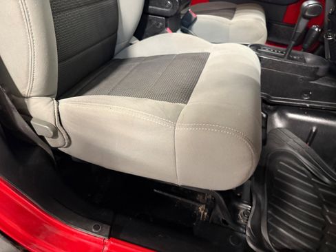 Used 2010 Jeep Wrangler Rubicon w/ Trailer Tow Group image 13