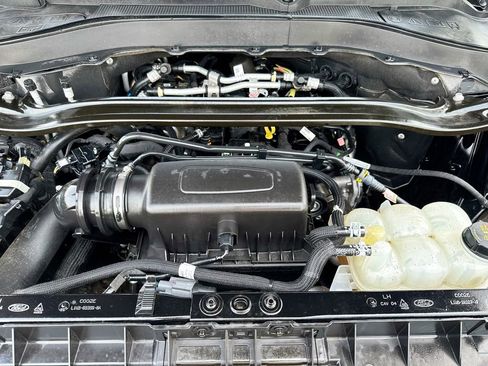 Used 2022 Ford Explorer Limited w/ Equipment Group 301A RWD image 33