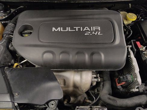 Used 2016 Jeep Cherokee Sport image 30