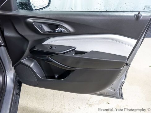 Used 2025 Chevrolet Trax LT FWD image 22