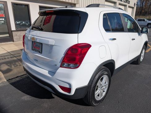 Used 2020 Chevrolet Trax LT w/ LT Convenience Package AWD/4WD image 8
