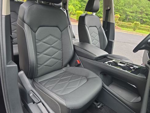 Certified 2024 Volkswagen Atlas SE FWD image 10