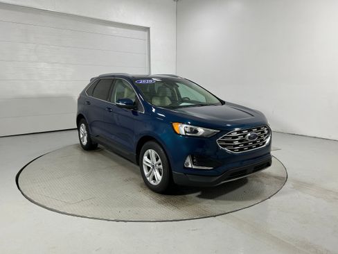 Used 2020 Ford Edge SEL w/ Convenience Package AWD/4WD image 2