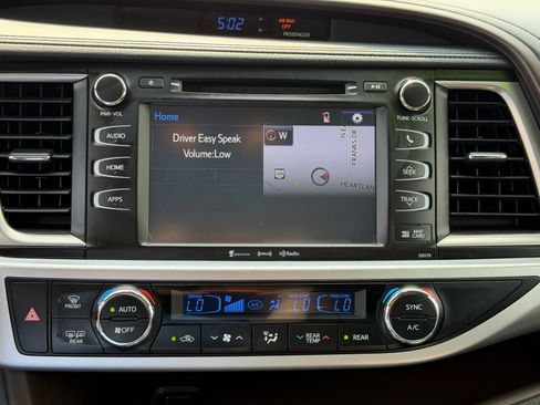 Used 2018 Toyota Highlander XLE AWD/4WD image 20