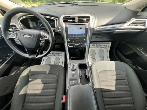 Used 2020 Ford Fusion SE FWD image 10