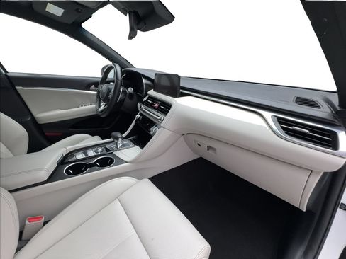 Used 2024 Genesis G70 2.5T AWD/4WD image 32