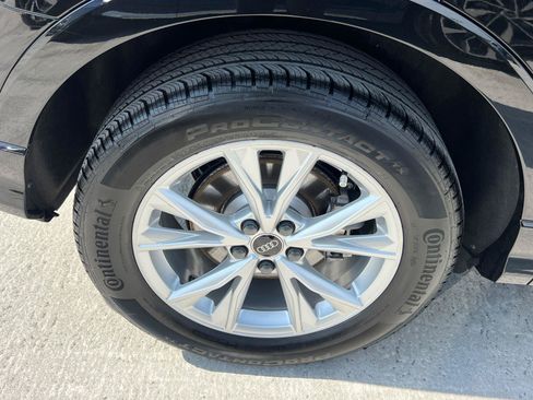 Certified 2025 Audi Q3 2.0T Premium w/ Convenience Package AWD/4WD image 17