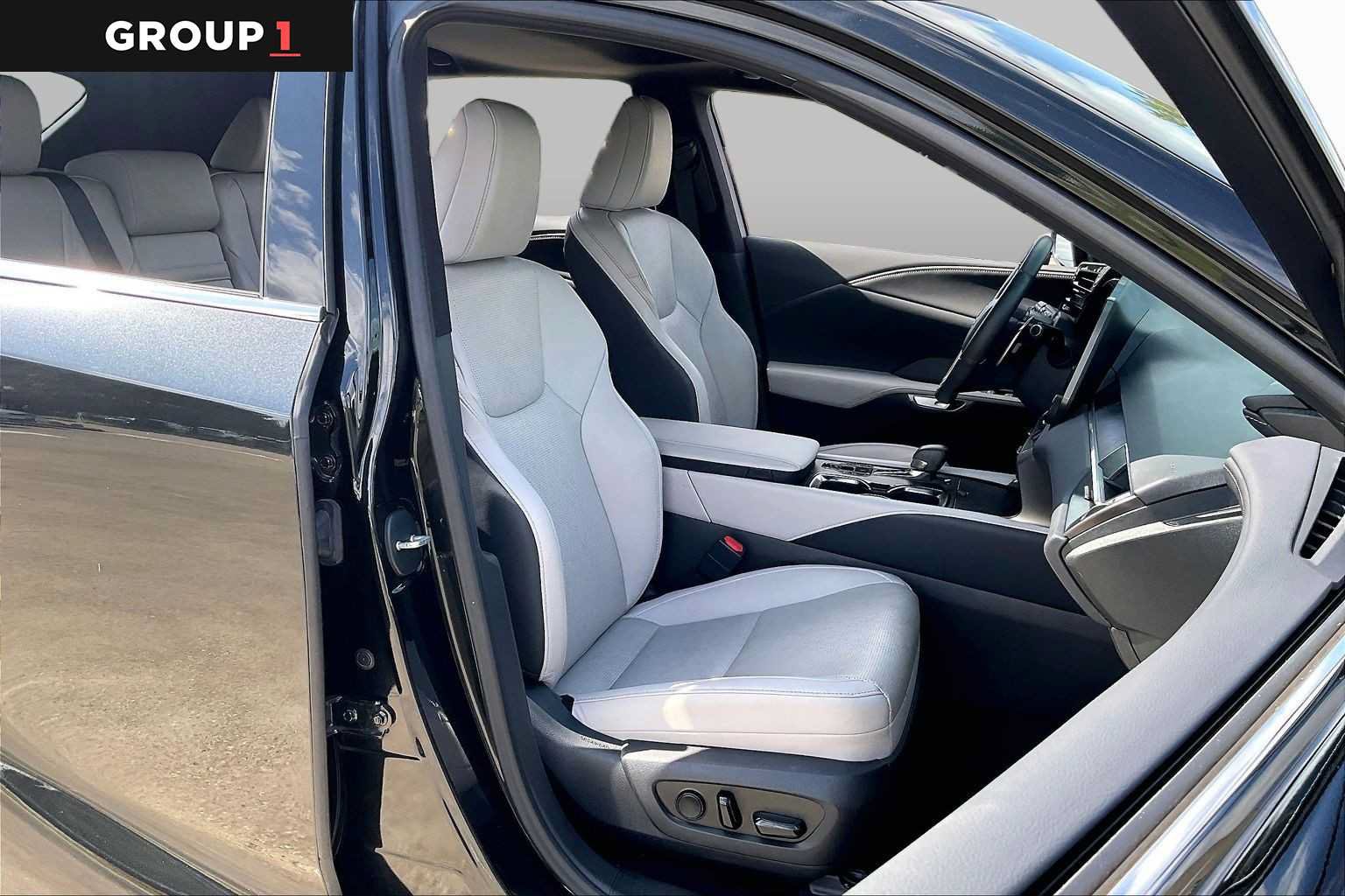 Used 2024 Lexus RX 350 Premium Plus w/ Convenience Package FWD image 8