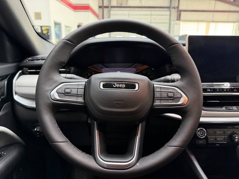 Used 2026 Jeep Compass Limited AWD/4WD image 22