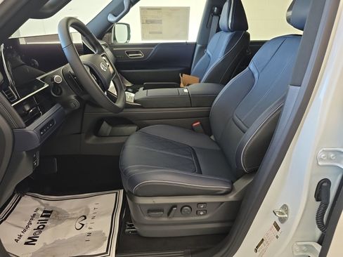 New 2026 INFINITI QX80 4WD w/ Sport Exterior Package image 36