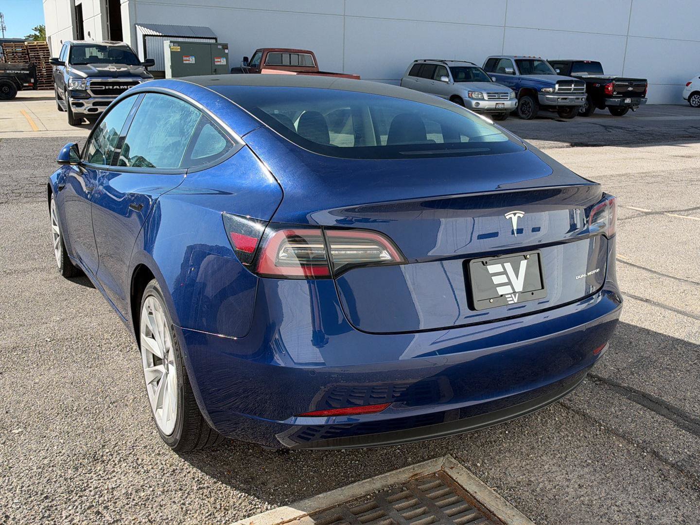Used 2022 Tesla Model 3 Long Range AWD/4WD image 5