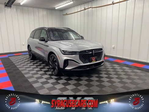 Used 2024 Lincoln Nautilus Reserve w/ Equipment Group 202A image 1