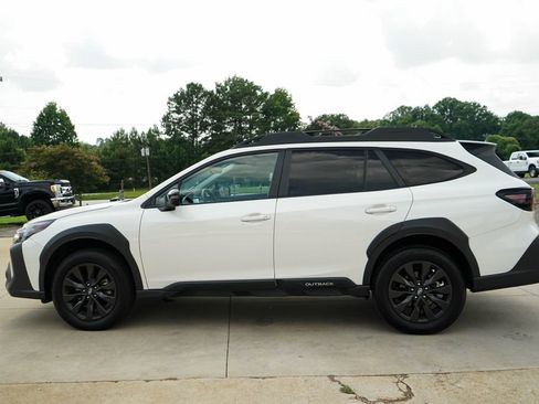 Used 2025 Subaru Outback Onyx Edition AWD/4WD image 24