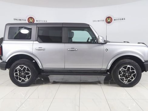 Used 2022 Ford Bronco Outer Banks image 2