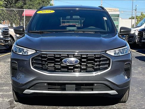 Certified 2025 Ford Escape ST-Line AWD/4WD image 2