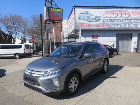 Used 2018 Mitsubishi Eclipse Cross ES FWD image 2