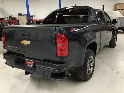 Used 2017 Chevrolet Colorado Z71 w/ LPO, Premium Interior Package image 5