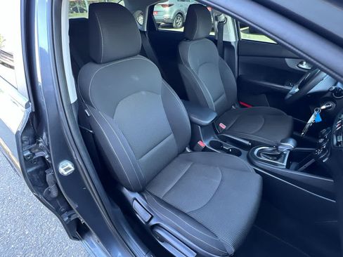 Used 2021 Kia Forte LXS FWD image 28