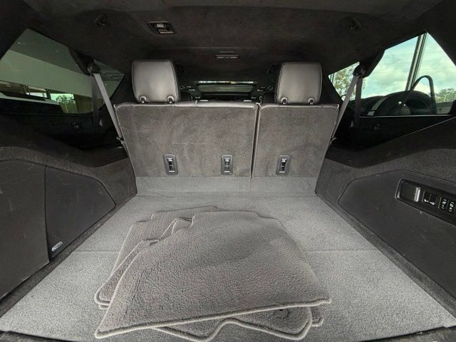Used 2023 Cadillac Escalade ESV Premium Luxury Platinum AWD/4WD image 33