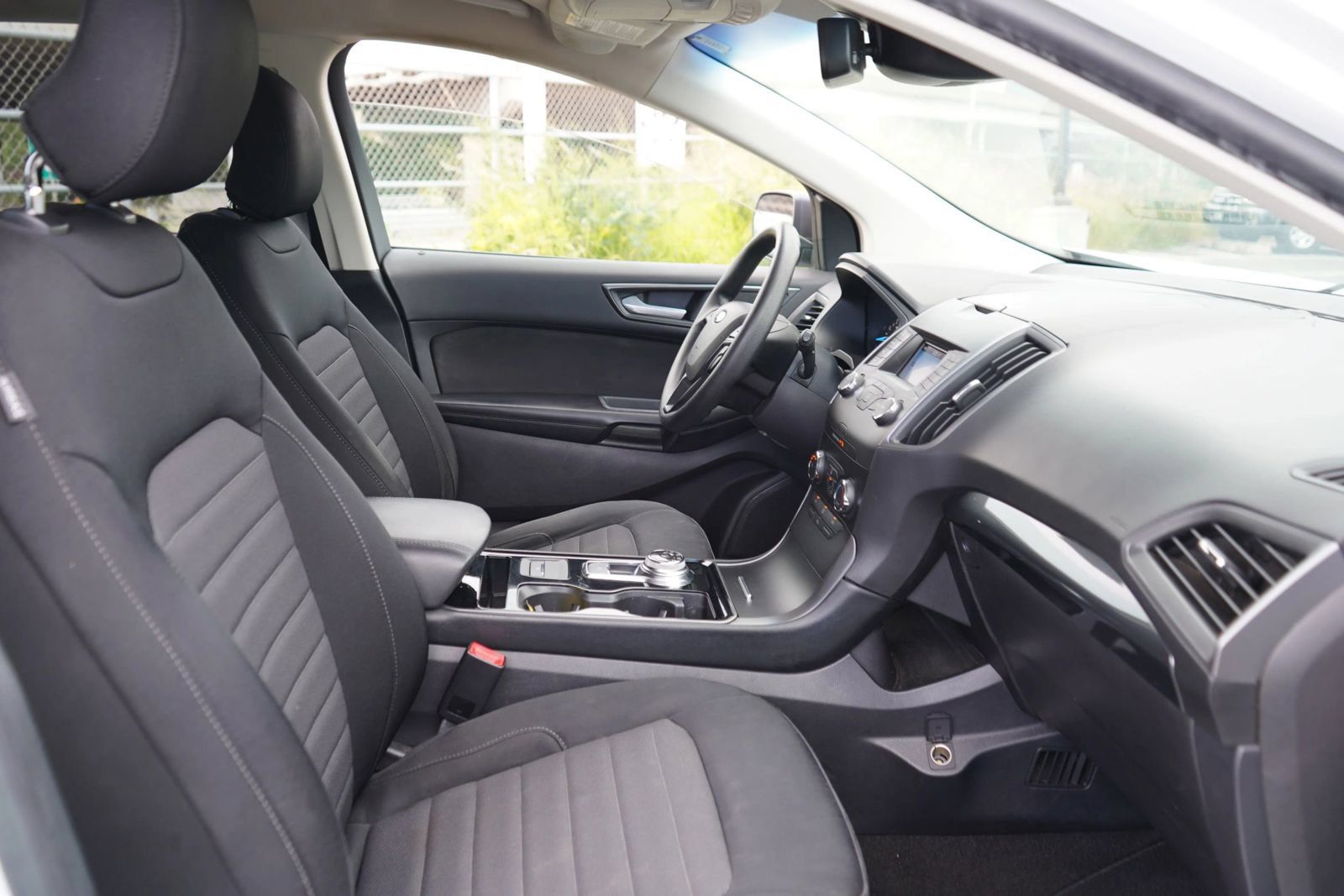 Used 2019 Ford Edge SE FWD image 20
