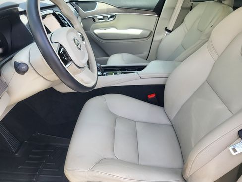 Certified 2023 Volvo XC90 B6 Plus AWD/4WD image 10