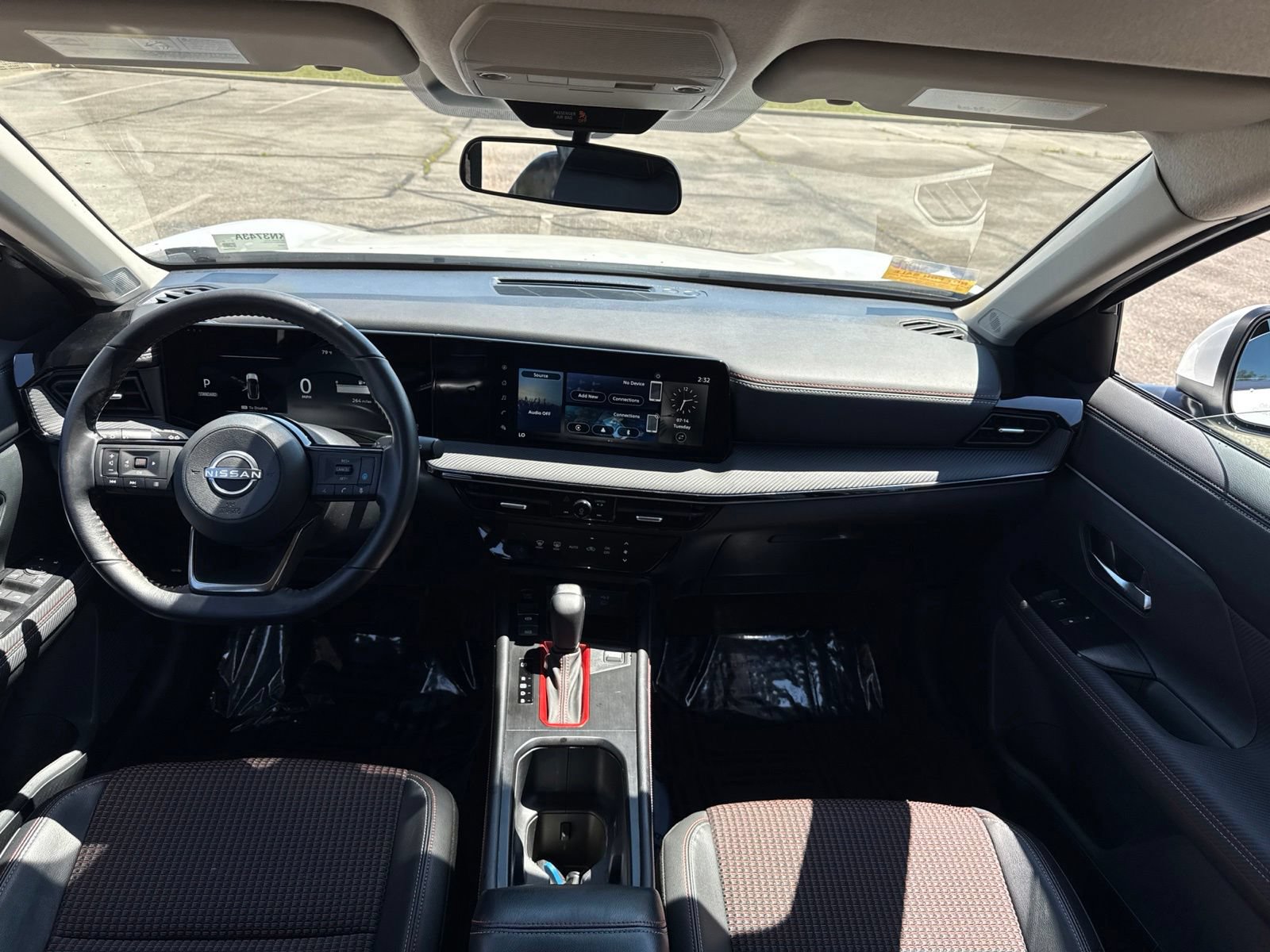Certified 2025 Nissan Kicks SR FWD image 18