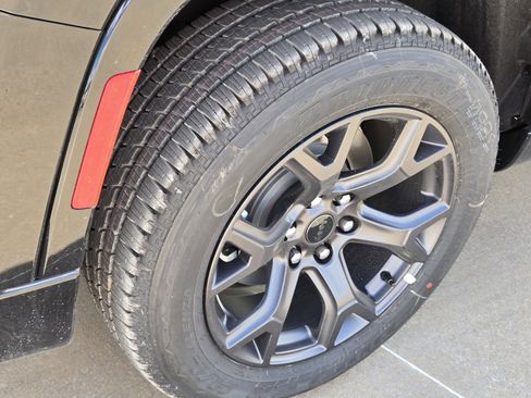 New 2026 Jeep Grand Wagoneer L Limited AWD/4WD image 6