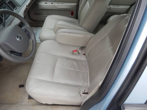 Used 2006 Mercury Grand Marquis GS RWD image 22
